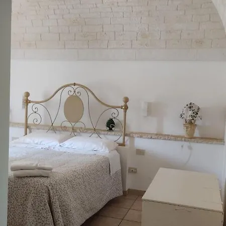 Trulli Di Zia Tata Guest House Locorotondo Exterior photo